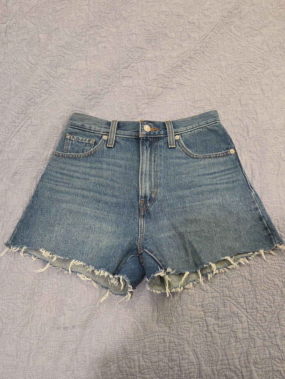 Levi's High Waisted Mom Denim Shorts Size 26 Raw Edge Cutoff Ex Condition!